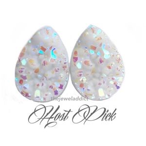3 for 15🎀 Opal white Druzy style teardrop studs